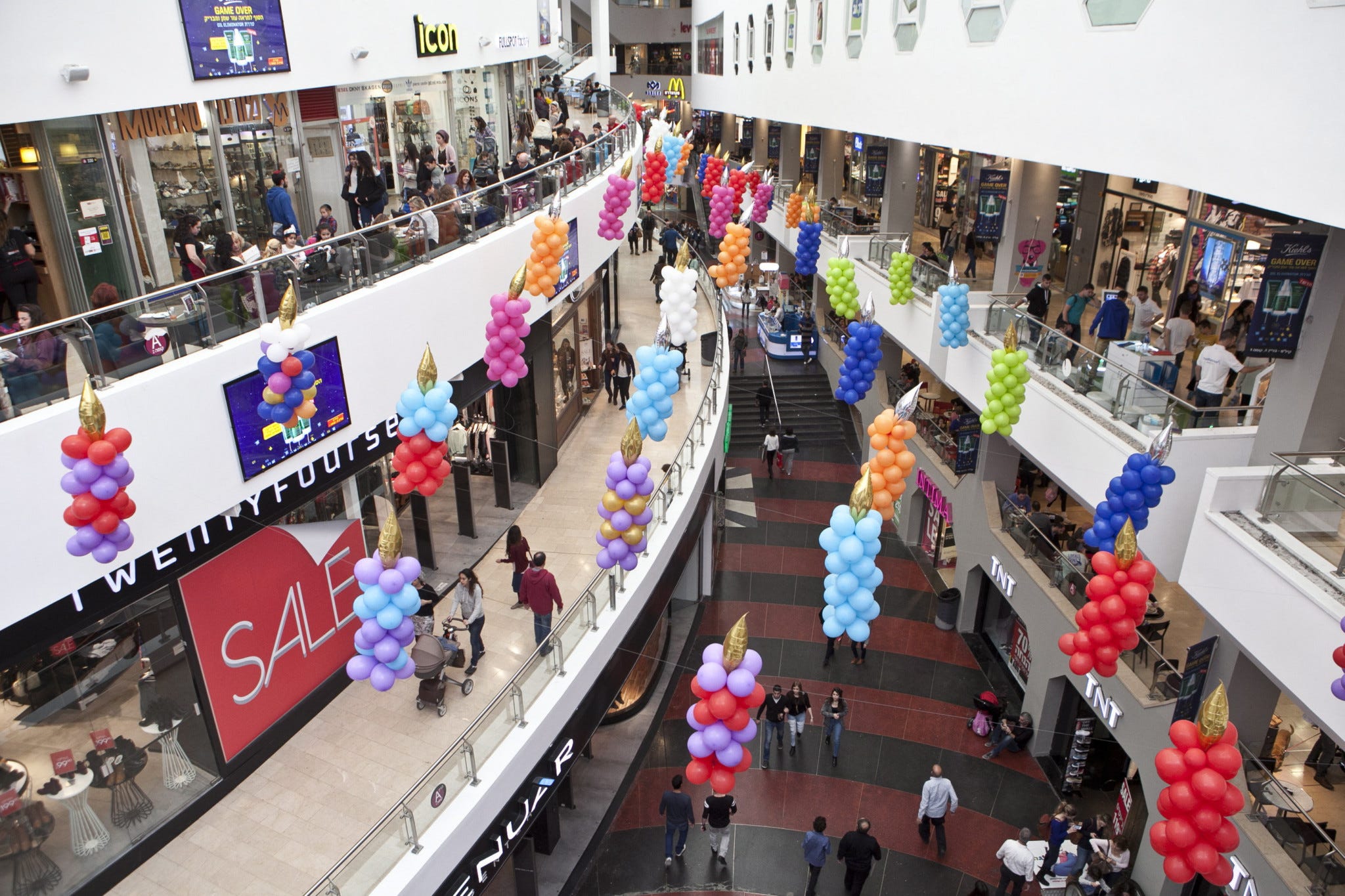 Lost in the mall? Israeli startups have an app for you