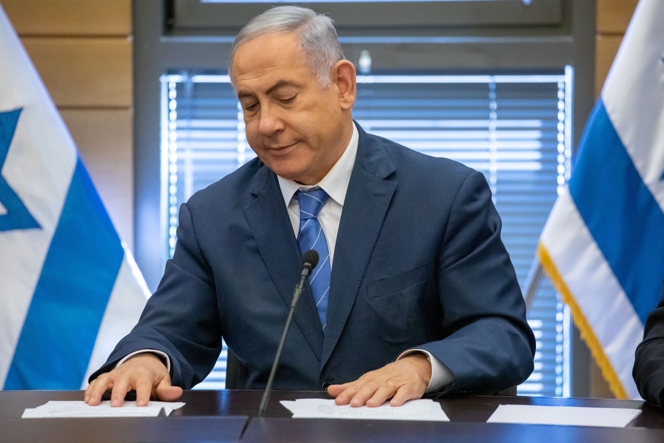 עשה טובה לעצמך ולשמך // מיה בר-הלל