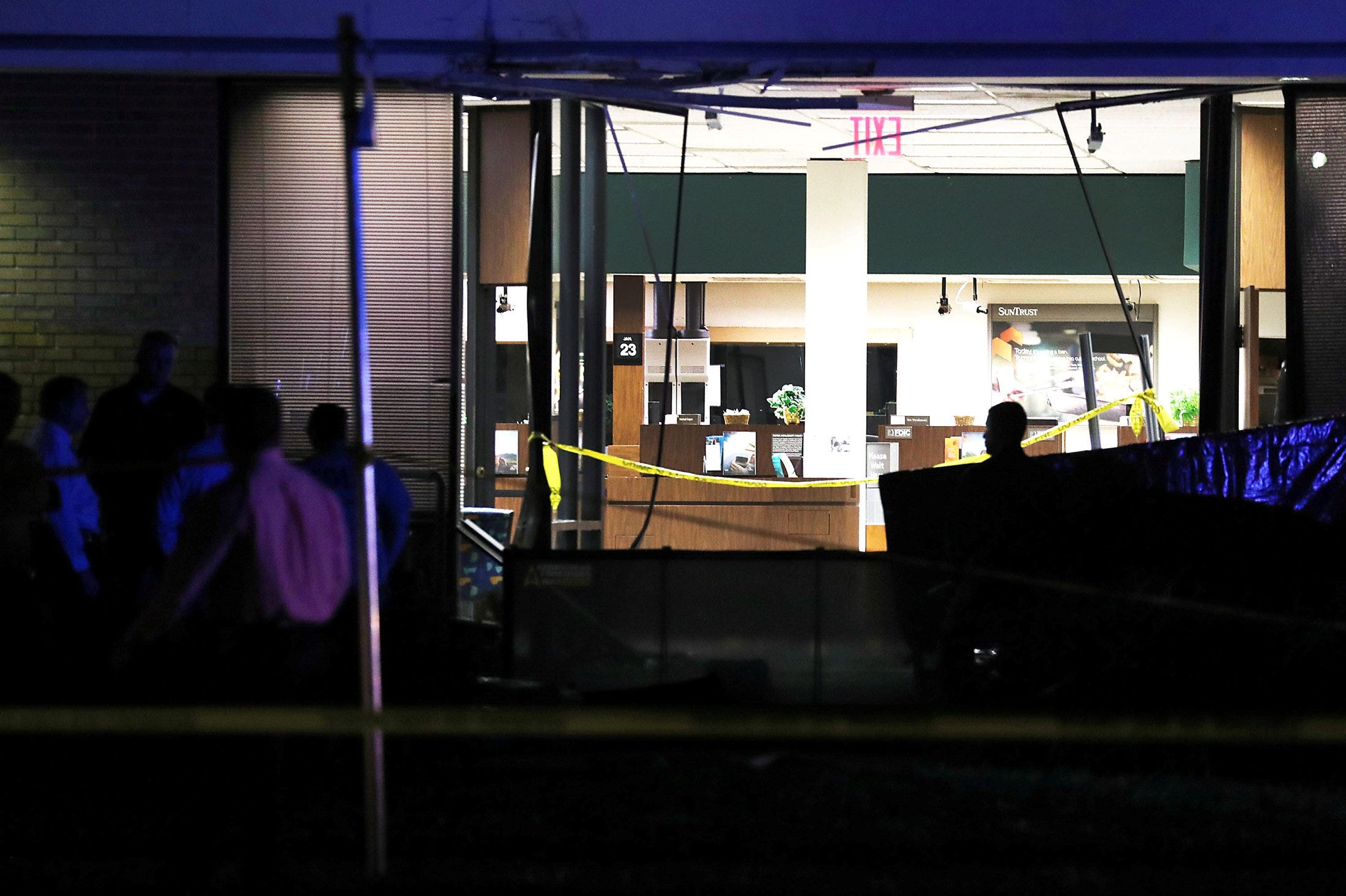 At Least Five Dead After Gunman Opens Fire on Florida Bank, Local ...