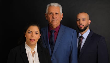 עו"ד עמרי אושינסקי, עו"ד ירון אילון ועו"ד אורטל מאיר: שירות משפטי מלא ומקיף בתחום האזרחי-מסחרי