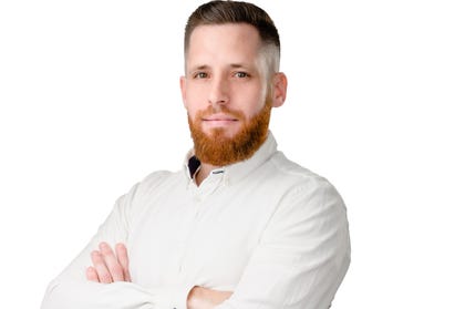 "החזון שלנו הוא לאפשר ללקוחותינו לעמוד במטרות והיעדים". אבי אמסלם. צילום: ירין שחף "החזון שלנו הוא לאפשר ללקוחותינו לעמוד במטרות והיעדים". אבי אמסלם