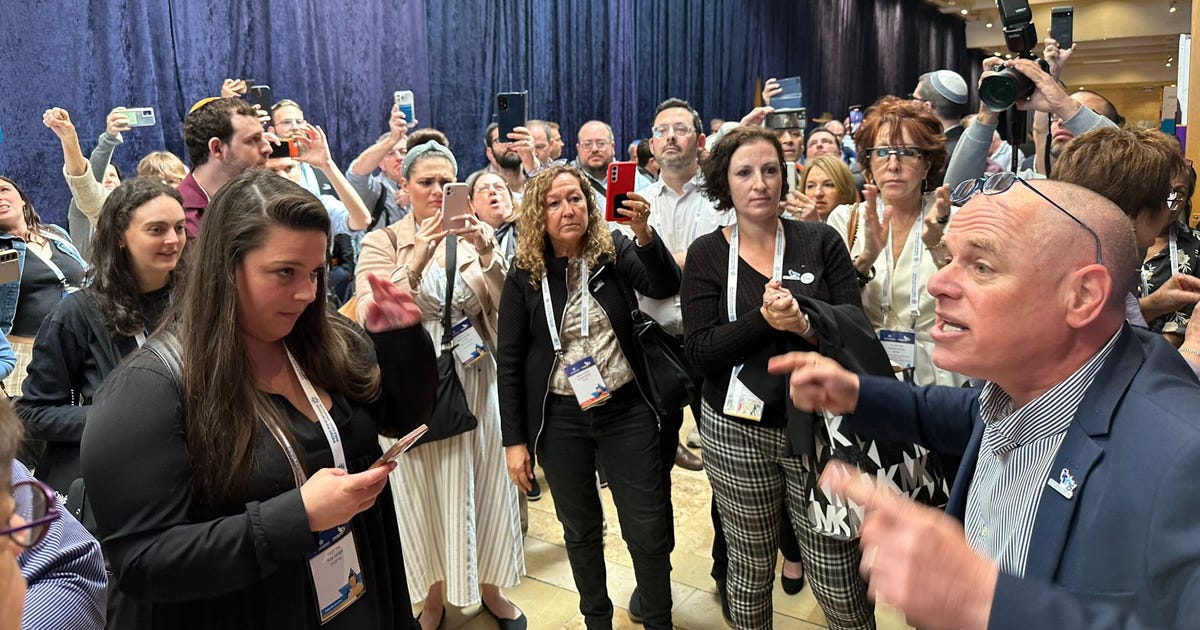 Diaspora Jewish Conference Delegates Protest, Surround Far-right Judicial Overhaul Leader - Israel News - Vimarsana News