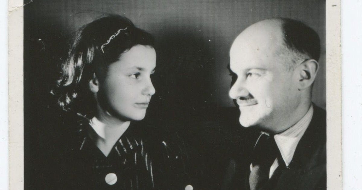 Legendary Photographer Roman Vishniac, as Seen Through His Daughter's Eyes - Jewish World - Vimarsana News