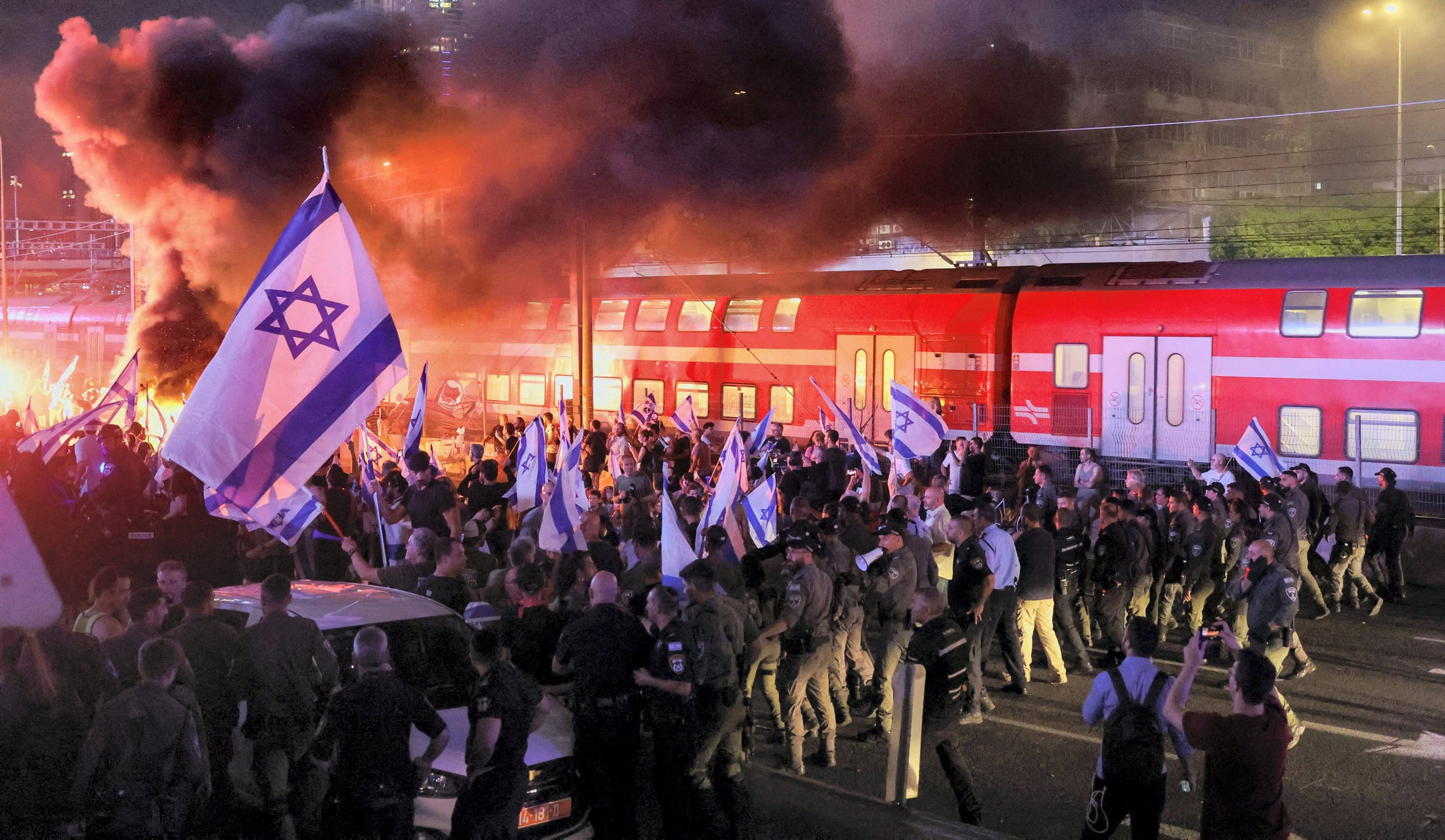 Thousands Protest Across Israel After Ouster of Tel Aviv Police Chief - Israel News - Vimarsana News