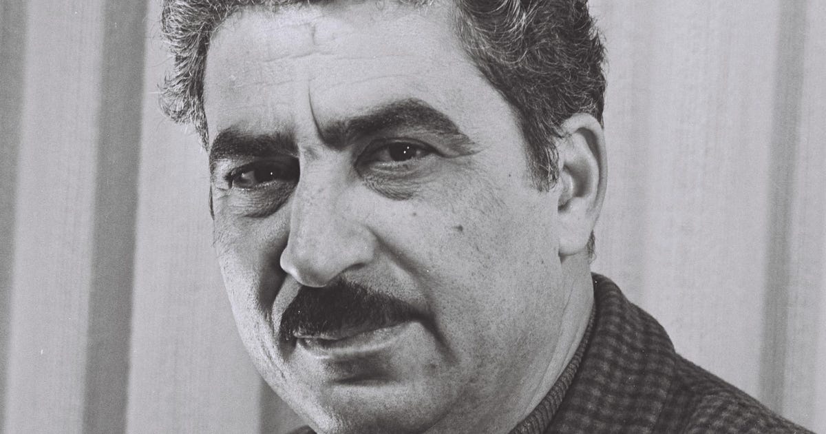 A Palestinian Poet's Visions of Peace Still Ring True - Books - Vimarsana News