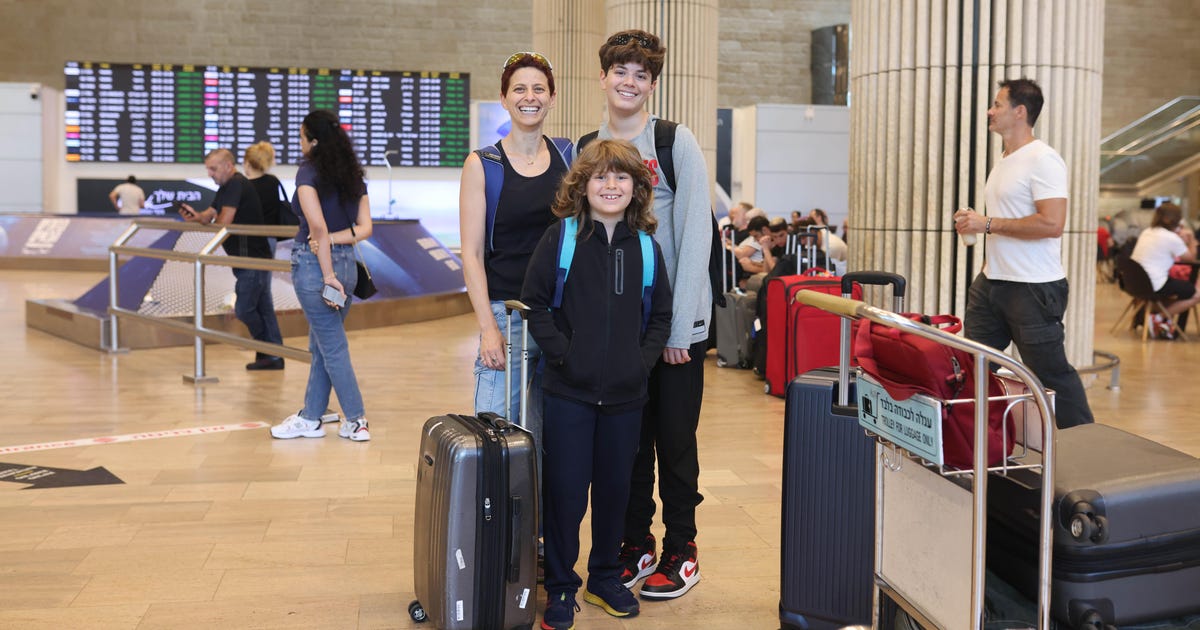 'I Really Thought I Would Return to Israel. I'm Living a Divided Life' - Holylandings - Vimarsana News