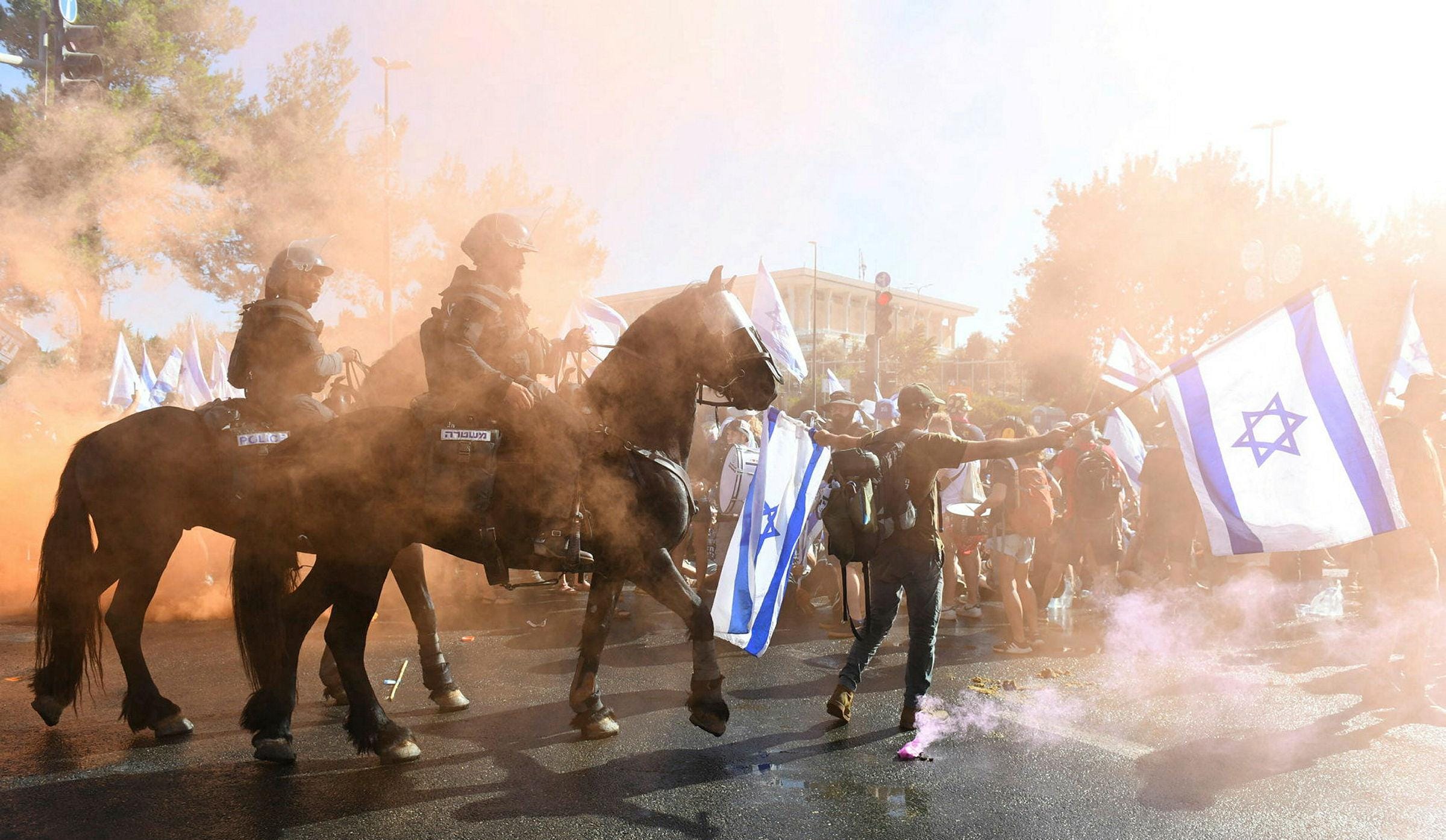 Masked, Unidentifiable Cops Beat Israeli Civilians With Impunity – How Long Can It Go On? - Israel News - Vimarsana News