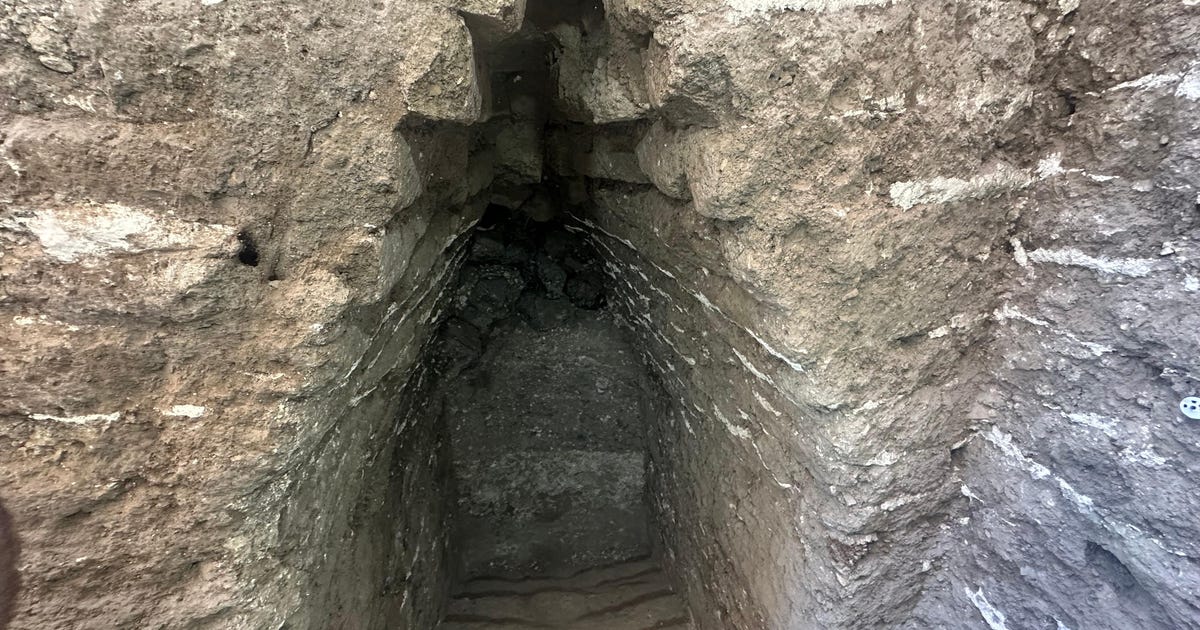 Archaeologists Find Perplexing 4,000-year-old Canaanite Arch in Northern Israel - Archaeology - Vimarsana News