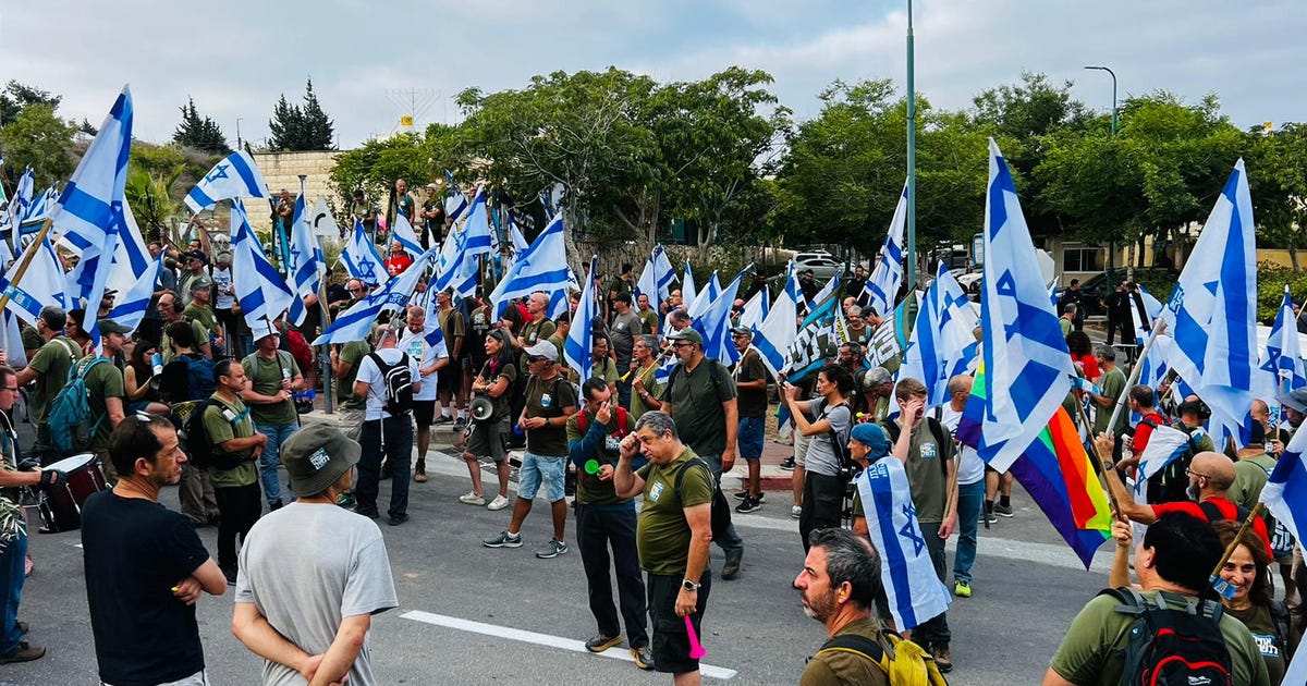 'Promoter of Kahanism': Hundreds Protest in Front of Israel's Finance Minister Smotrich's Home - Israel News - Vimarsana News