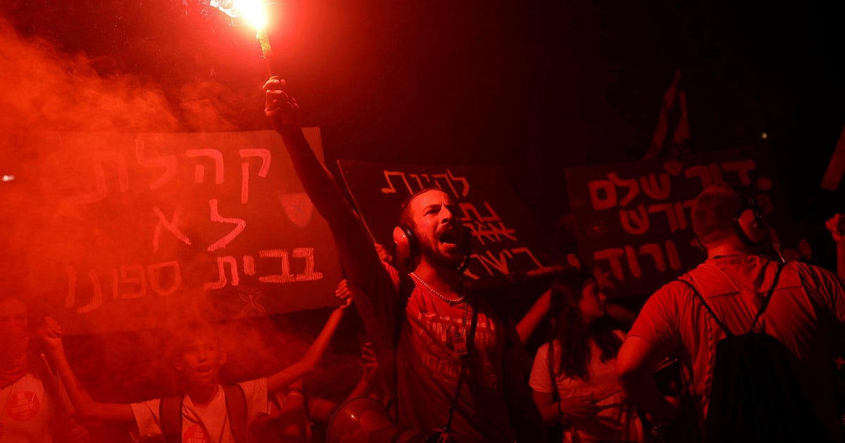 Israelis Protest Against Netanyahu's Judicial Coup for 35th Consecutive Week - Israel News - Vimarsana News