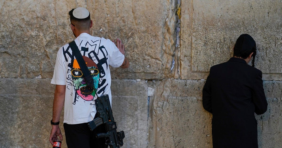 From IDF to Isolation: How Israel's Haredim Are Responding to the Hamas Massacre - Israel News - Vimarsana News