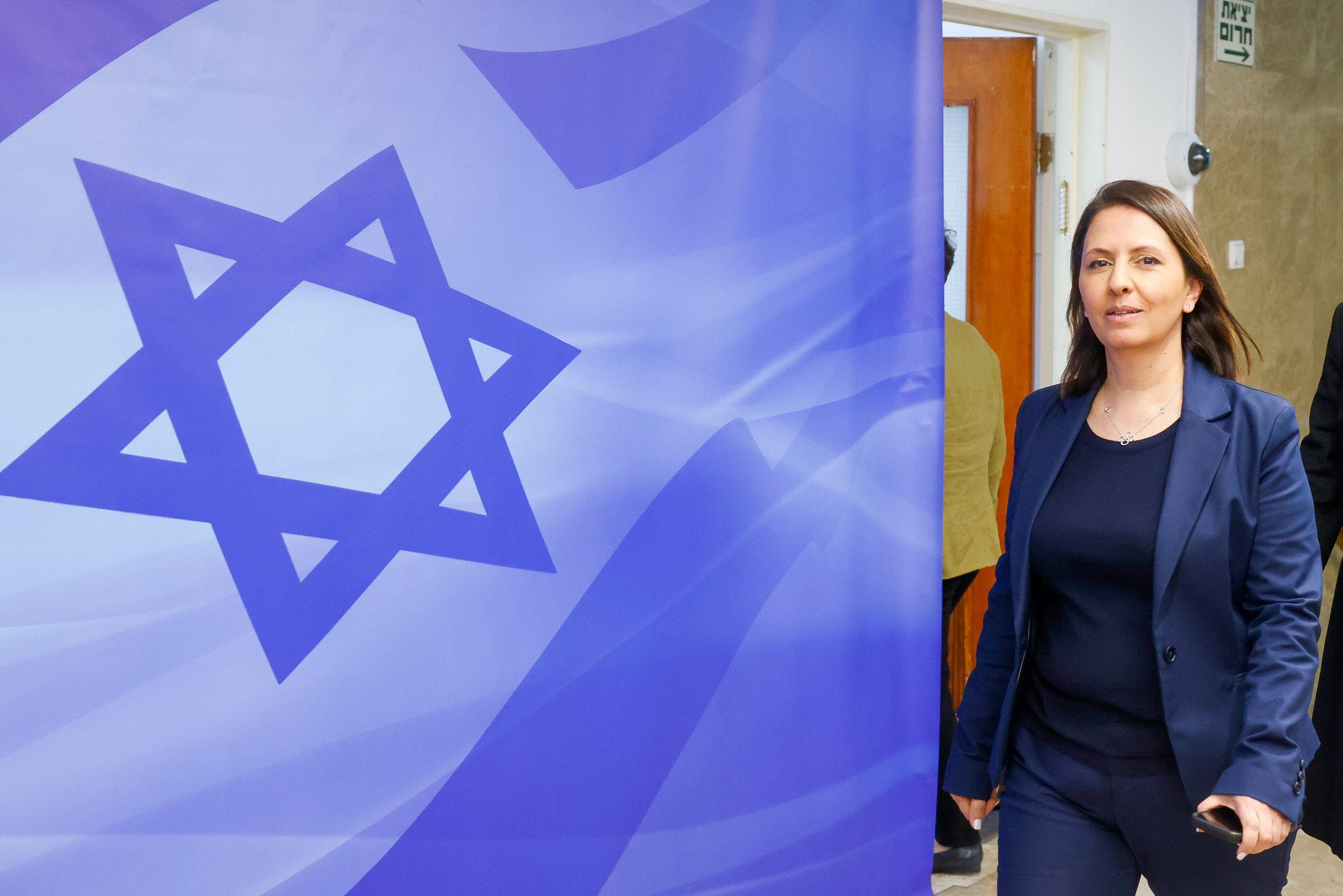 אם ההחלטה הזאת לא מעידה על חוסר ההבנה של המחדל, שום דבר לא יעזור ...