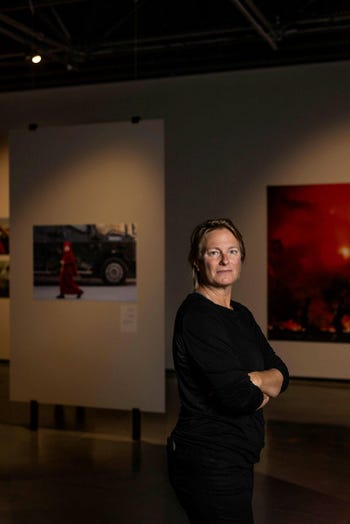 Dana Wohlfeiler-Larkin alla testimonianza locale 2023., Crediti: Hadas Parush Dana Wohlfeiler-Larkin alla testimonianza locale 2023.