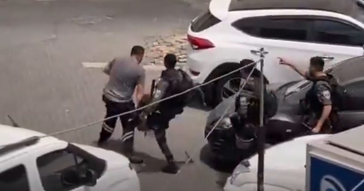 Israeli Police Officers Assault Palestinian Bystanders After Tuesday's Stabbing in the Old City of Jerusalem - Israel News - Vimarsana News