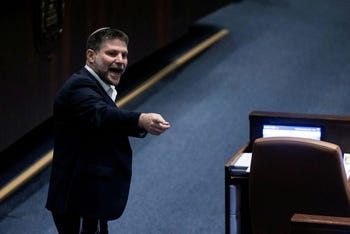 El ministro de Finanzas, Bezalel Smotrich, en una reunión de facciones en la Knesset, Jerusalén, en julio.