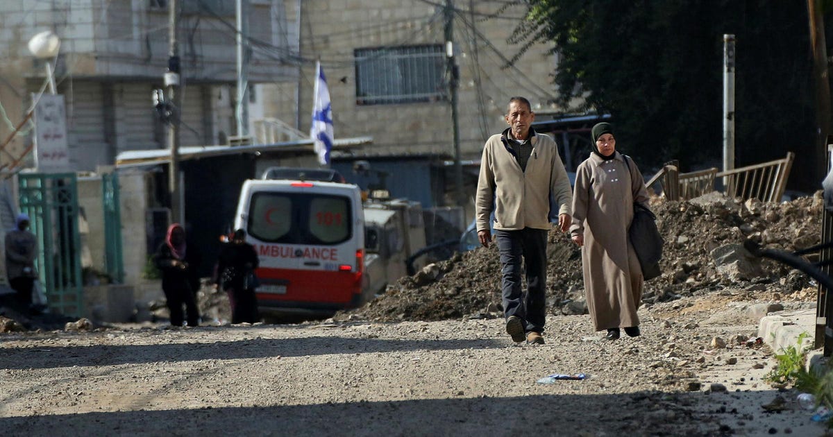 Israeli Raids Kill Five, Spark Outcry for Statehood