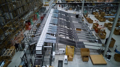 Push Tray Sorter. צילום: knapp.com Push Tray Sorter