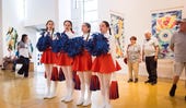 מעודדות | יוצרת: דניאלה מרוז , פירמידה – מרכז  | צילום: רועי כהן לאמנות עכשווית, פסטיבל רונדל (2026)