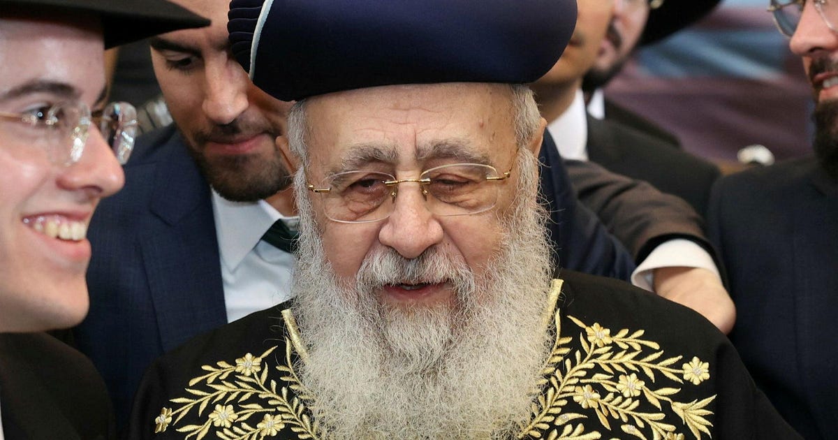 Former Israeli Chief Rabbi Urges ultra-Orthodox Voters to Bring Down Netanyahu Bloc