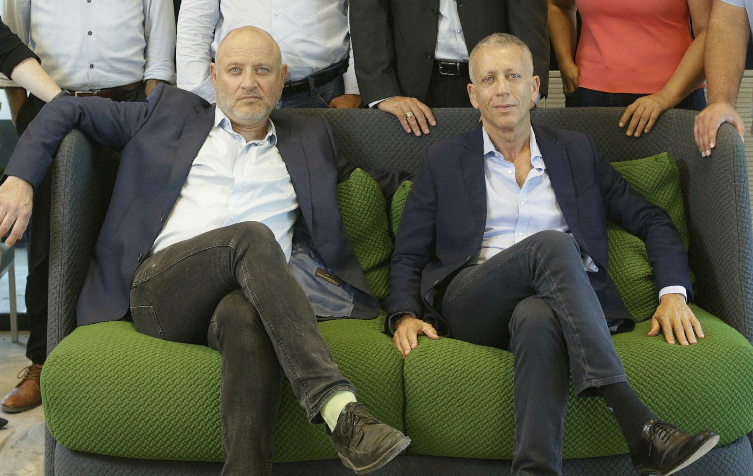 מנכ"ל רותם שני יהודה (דידי) ידידיה (מימין) והיו"ר אבי טוריסקי. ב-12 החודשים האחרונים ירדה מניית החברה ב-2.7%. מנכ"ל רותם שני יהודה (דידי) ידידיה (מימין) והיו"ר אבי טוריסקי. ב-12 החודשים האחרונים ירדה מניית החברה ב-2.7%