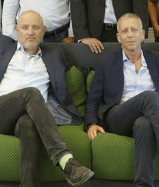 מנכ"ל רותם שני יהודה (דידי) ידידיה (מימין) והיו"ר אבי טוריסקי. ב-12 החודשים האחרונים ירדה מניית החברה ב-2.7%. מנכ"ל רותם שני יהודה (דידי) ידידיה (מימין) והיו"ר אבי טוריסקי. ב-12 החודשים האחרונים ירדה מניית החברה ב-2.7%