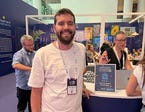 עומר שרון, מנכ"ל Interaa - עם נקודת מגע במתחם מפעל הפיס בכנס MUNI EXPO 2026 | צילום: פרטי