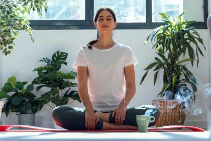 Ice bath enthusiasts and yoga instructors claim that regularly stimulating the vagus nerve through their practices can prevent Alzheimer's disease, treat autoimmune disorders and improve mood and overall well-being.