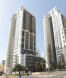 הבניינים ברחוב הרצוג בנתניה. אמפא יובלים רכשה את הדירות מרותם שני תמורת 22 אלף שקל למ"ר. צילום: אייל טואג הבניינים ברחוב הרצוג בנתניה. אמפא יובלים רכשה את הדירות מרותם שני תמורת 22 אלף שקל למ"ר