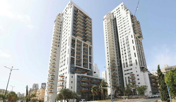 הבניינים ברחוב הרצוג בנתניה. אמפא יובלים רכשה את הדירות מרותם שני תמורת 22 אלף שקל למ"ר