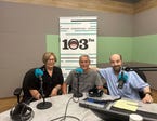 מימין: פרופ' קרסו, פרופ' גיא בן סימון ונדין הולנדר | צילום: באדיבות עמותת לראות
