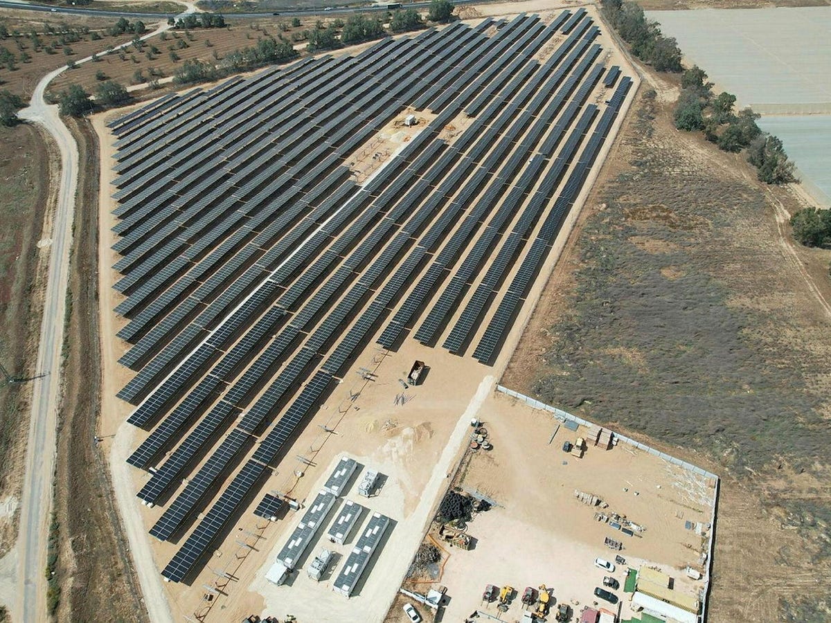 עסקת ענק באנרגיה מתחדשת בין אנלייט לרפק אנרג'י