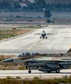 מטוסי F16 של חיל האוויר. תקציב הביטחון יגיע השנה לכמעט 190 מיליארד שקלים — פי שלושה ממה שהיה לפני שלוש שנים. צילום: דובר צה"ל מטוסי F16 של חיל האוויר. תקציב הביטחון יגיע השנה לכמעט 190 מיליארד שקלים — פי שלושה ממה שהיה לפני שלוש שנים