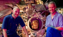 נטע מייזלס (מימין) ודורון גליה־קינד בחגיגות העשור למפעל. "כל מיני 'שי גליקים' פותחים עלינו מבערים". צילום: אוליבייה פיטוסי נטע מייזלס (מימין) ודורון גליה־קינד בחגיגות העשור למפעל. "כל מיני 'שי גליקים' פותחים עלינו מבערים"