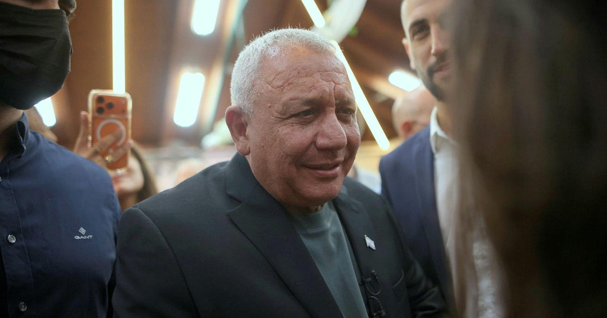 חוסר ניסיון כשר נזקף נגד איזנקוט. איזה ניסיון היה למועמד הליכוד ב-96'?