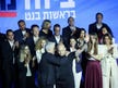 בנט ולפיד ניסו להשרות אווירה חגיגית, אך האכזבה מהתרסקותם הורגשה היטב