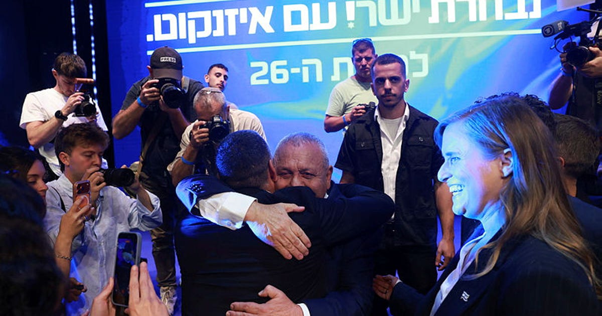 Poll: Eisenkot widens lead over Netanyahu, lacks majority without Arab parties