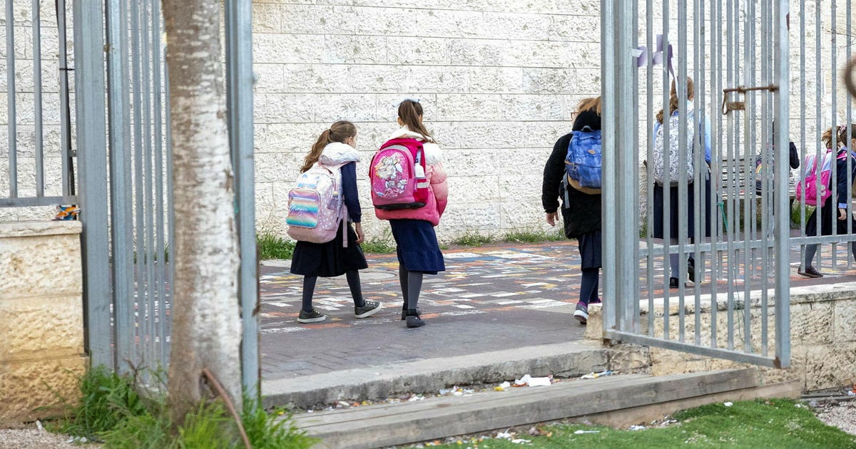 Haredi schoolgirls outperform non-religious counterparts, study shows