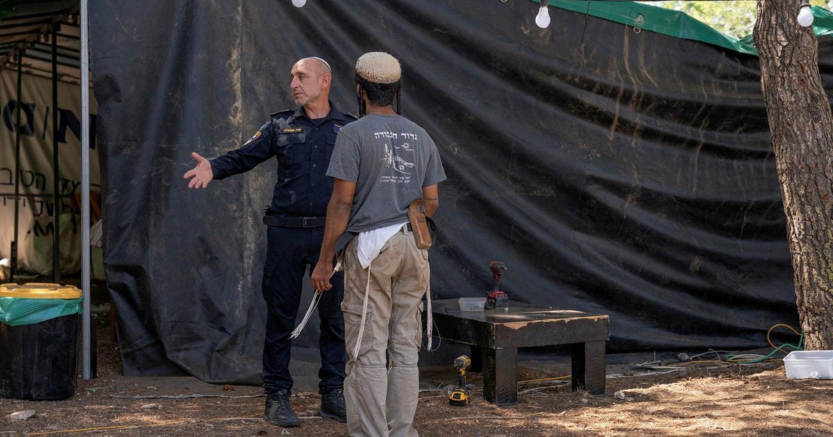 Jewish National Fund orders settler outpost evacuated from land within Arab town in northern Israel