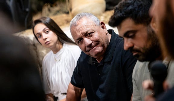 Gadi Eisenkot meets supporters in Jerusalem.