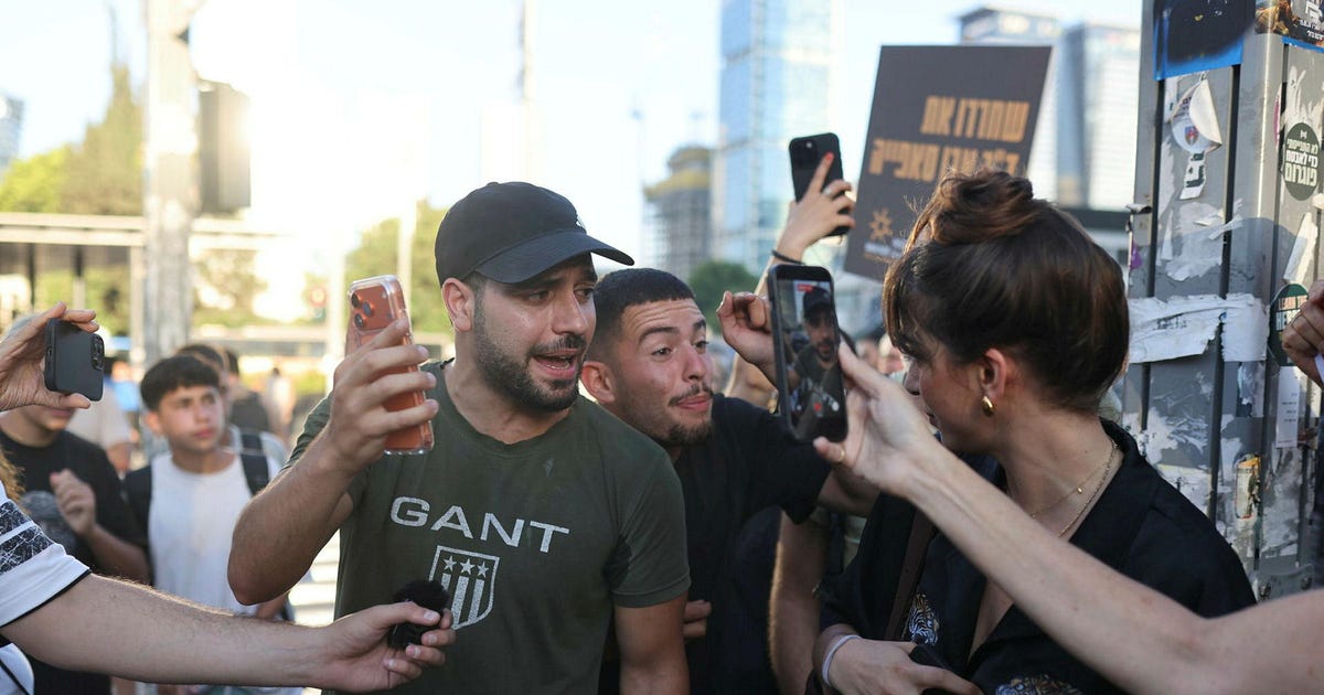 Right-wing agitator harasses Israel's attorney general at Tel Aviv restaurant