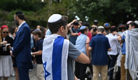 At the Modern Orthodox schools' "prayer vigil" outside of Mayor Zohran Mamdani's residence in New York, Sept. 18, 2026. In the days leading up to the event, nearly 400 alumni, students and parents of the schools signed onto a petition opposing the gathering.