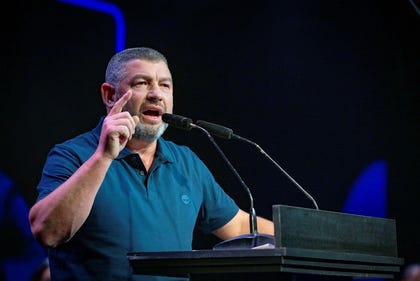 עופר וינטר. השתתף באחת התוכניות של מכון ארגמן, בשיתוף אנשי צ'רצ'יל