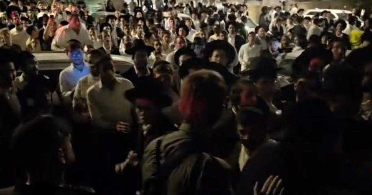 Haredim Clash With Police Over Draft Dodger's Arrest, Leading to His Release