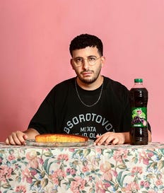 עומר קולי. "אני לא דמות. זה אני, עם הקצנה של איזה עשר מעלות"