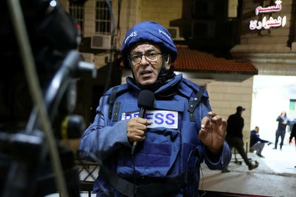 Samoudi informando en Cisjordania, enero de 2025. "Había 10 personas en cada habitación: seis dormían en camas y otras cuatro en el suelo. Cada uno tenía un par de calzoncillos."