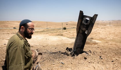 טיל איראני שנחת בשטח ישראל. במערכת הביטחון מתייחסים בספקנות למסרים של נשיא ארה"ב דונלד טראמפ בנוגע לחידוש הלחימה