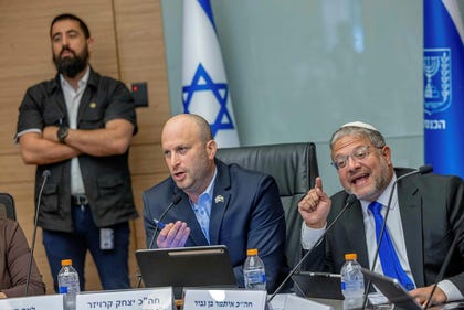 בן גביר וקרויזר בדיון בוועדת הפנים בכנסת, באוגוסט. לדברי מקורות שנחשפו לפרטי האירוע, בן גביר התייצב לצד החוסמים, ואף האשים אחד מהשוטרים בהפעלת אלימות שלא לצורך