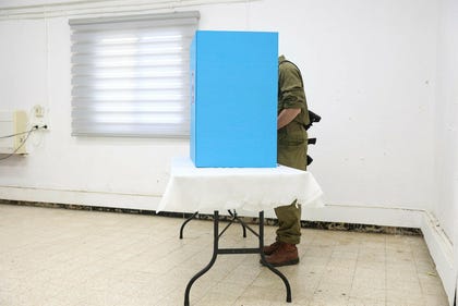 קלפי במחנה עופר , ב־2022