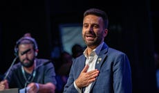 חדאד בהשקת רשימת "עמך ישראל", באוגוסט. פתאום נזכרו שהוא ערבי
