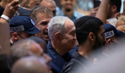 נתניהו בקניון בחולון, אתמול